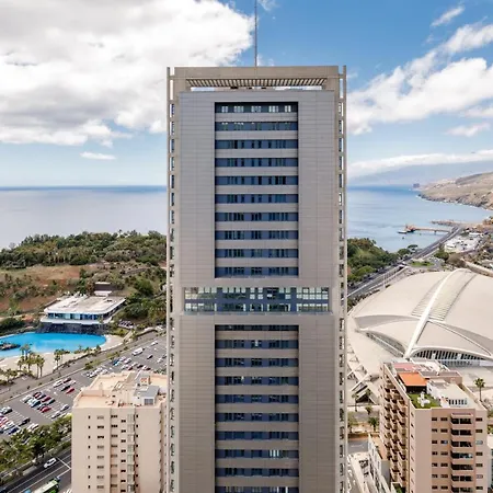 Cruz Twin Towers: Shore & Seaside Views