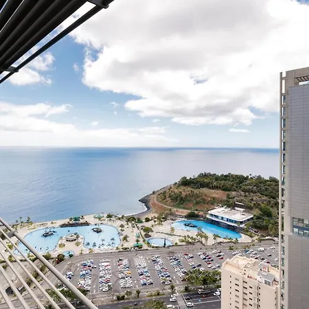 Cruz Twin Towers: Shore & Seaside Views
