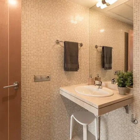 Apartment Cruz Twin Towers: Shore & Seaside Views